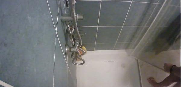  mon cocu sous la douche